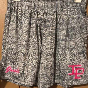 INAKA POWER SIZE LARGE, Gray Patterned Shorts
5.5 inseam 15 in long 14in wide